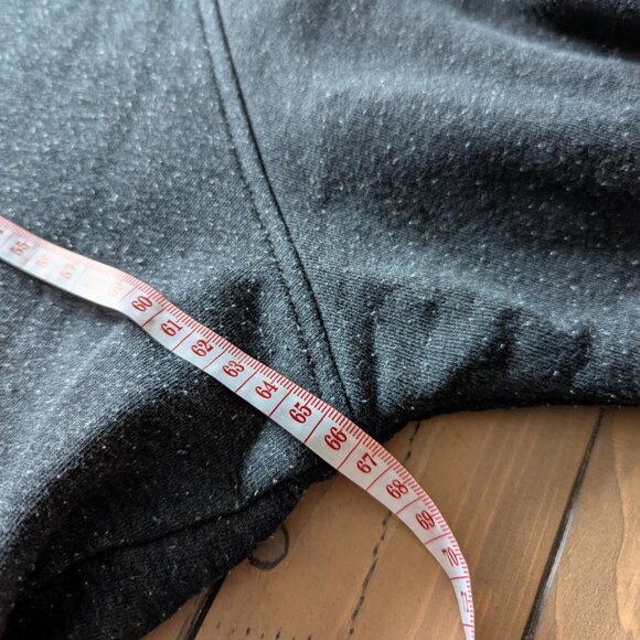 Université Laval Grey Crewneck Sweatshirt – Size XL - Picture 2 of 3